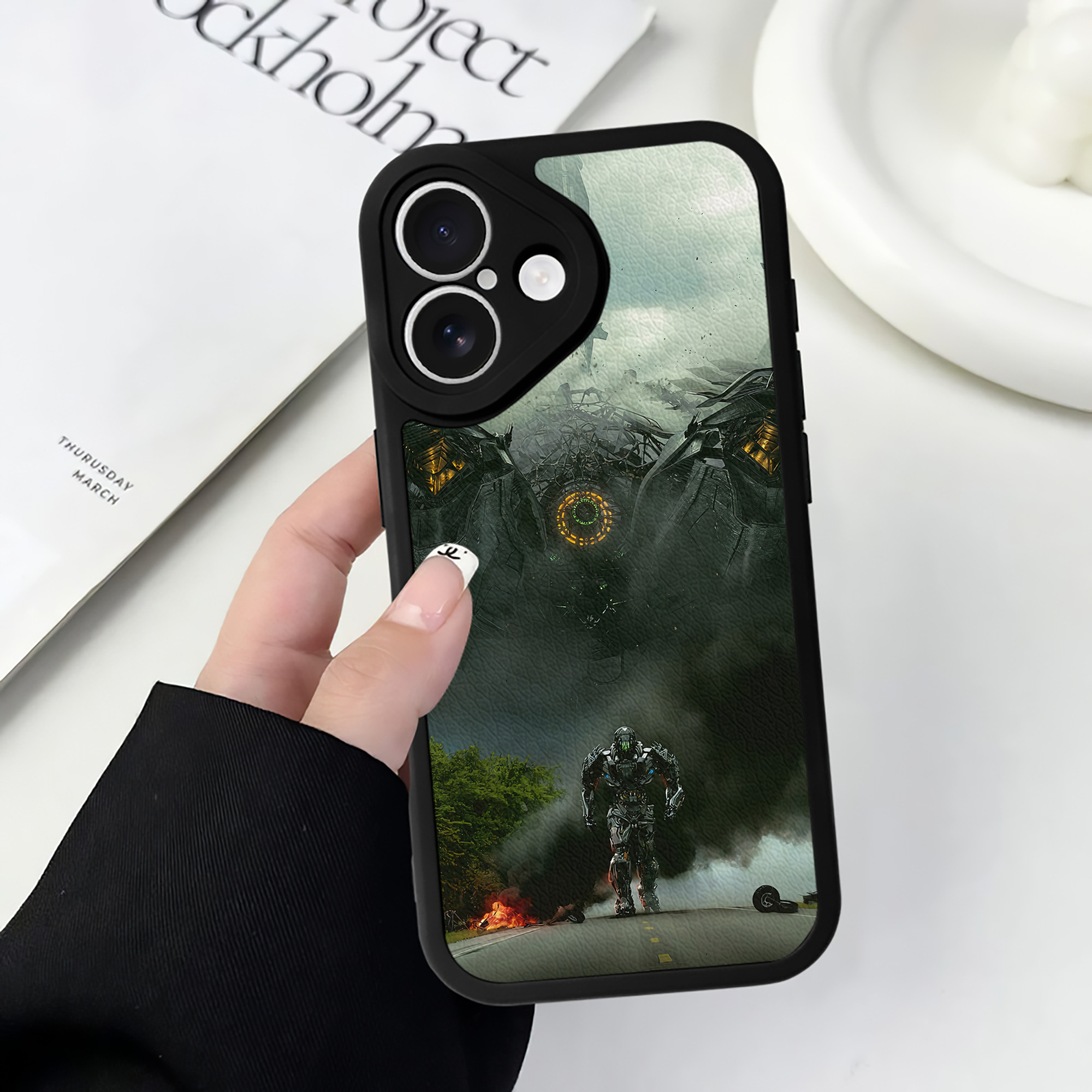 （画像用） Transformers トランスフォーマー 【iPhone 16シリーズ対応】シリコンスマホケース（レザー調） 材質：シリコン